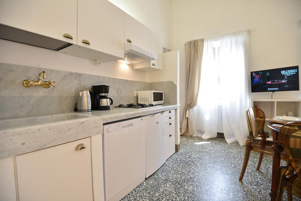 Apartment Dreaming Leonardo Lucca